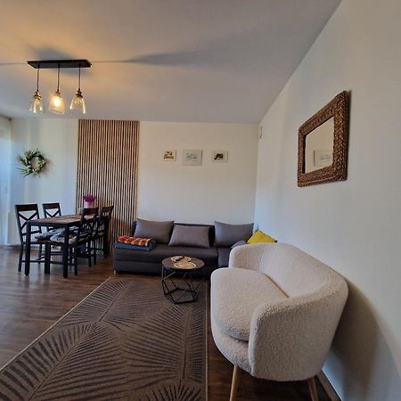 Komfortowy Apartament Dwupokojowy Z Tarasem I Garaz Ustka Exterior photo